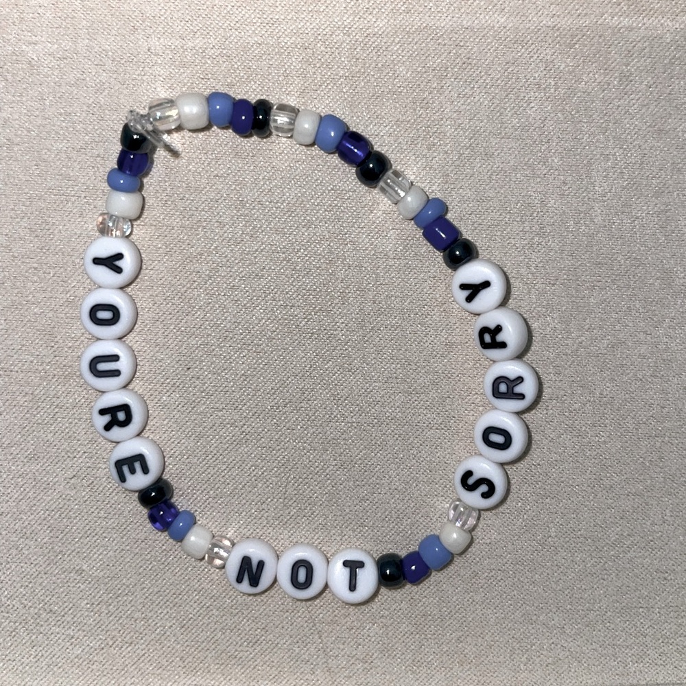 Taylor Swift | You’re not Sorry | Homemade Friendship Bracelet